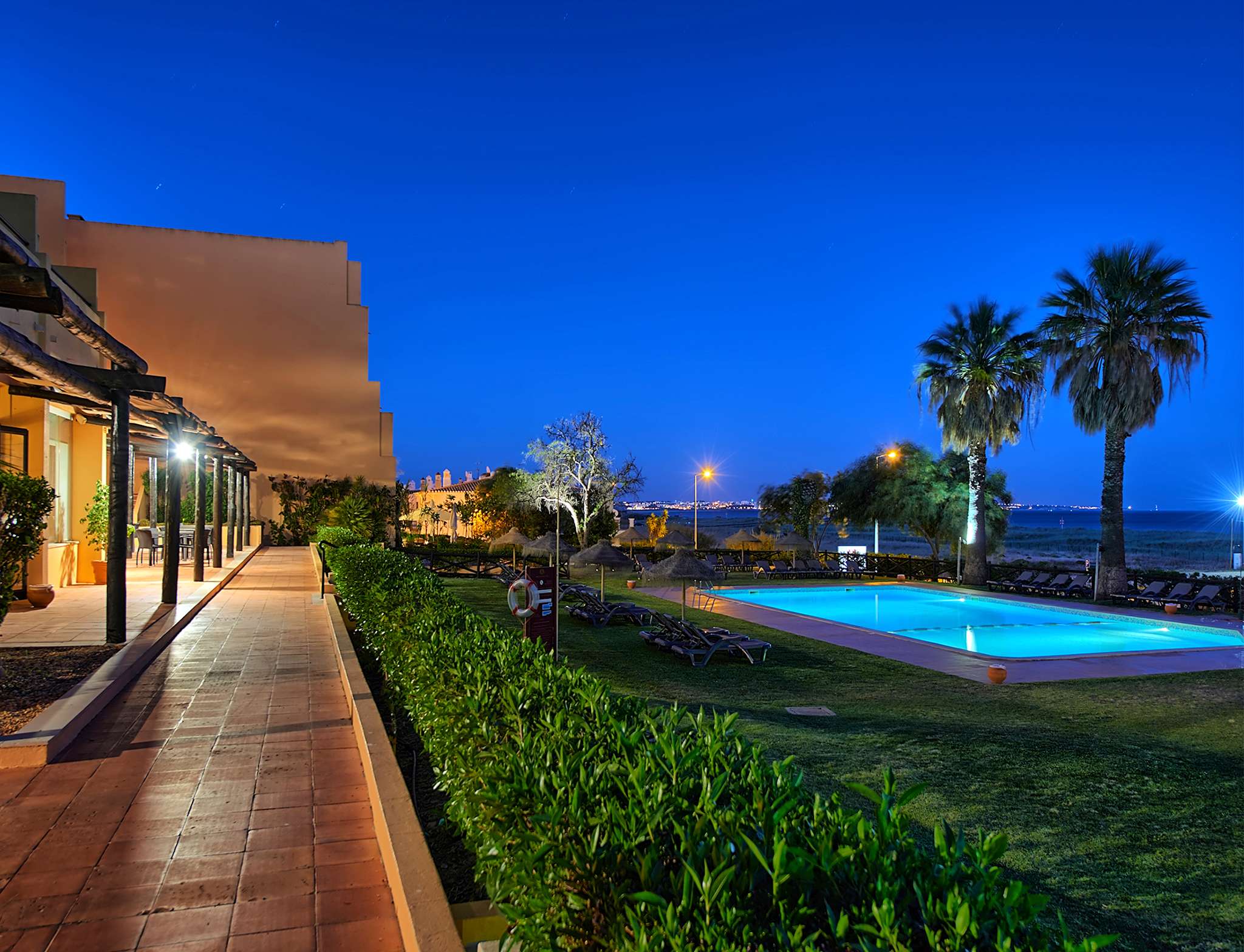 Dom Pedro Meia Praia