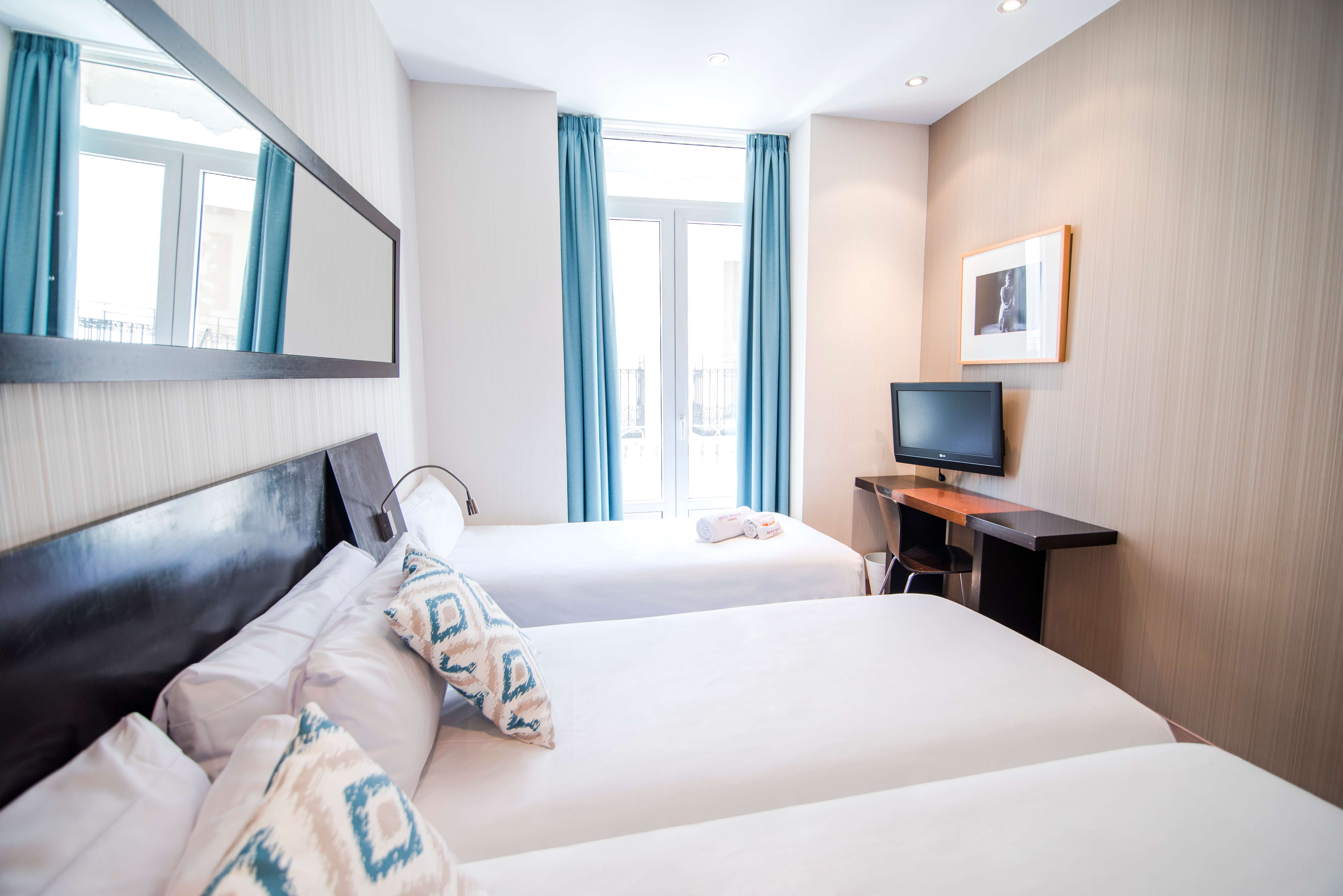 High Tech Petit Palace Bristol