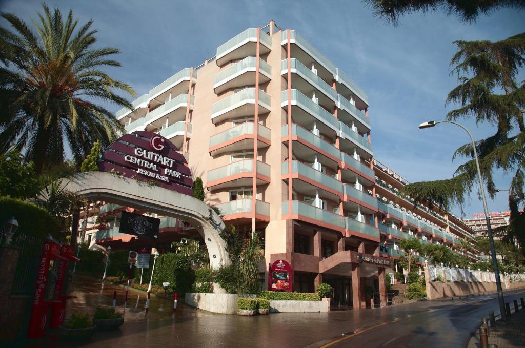 Guitart Central Park Aqua Resort 4*