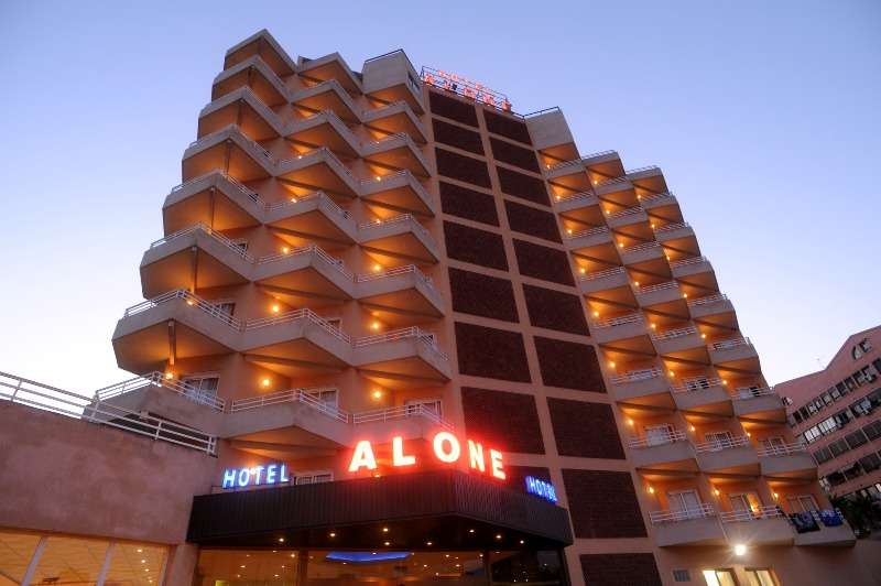 Hotel Alone (Medsur Alone)